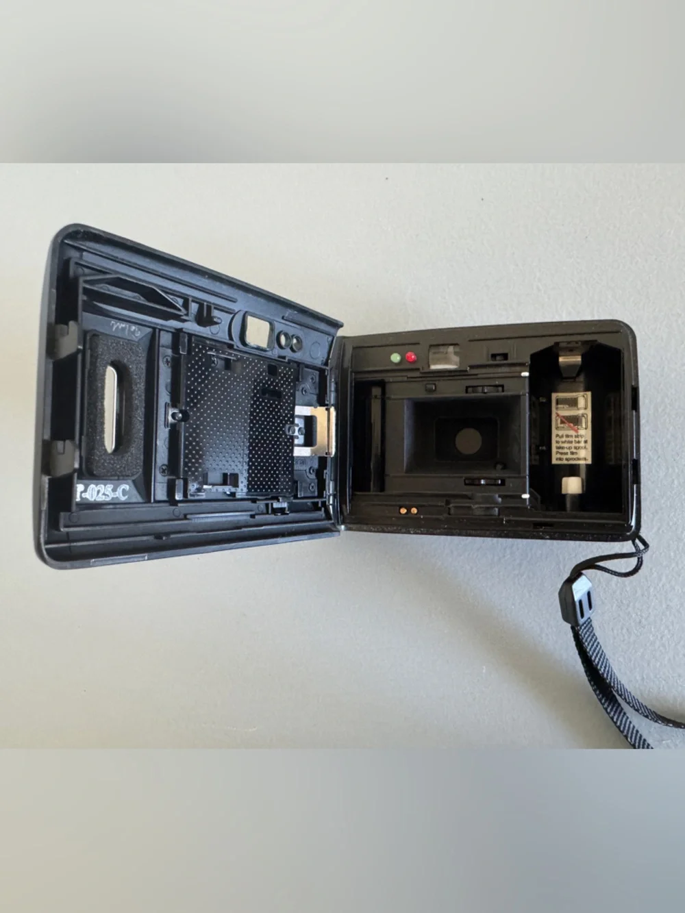 Polaroid Black 35mm AF Compact Camera with Wrist Strap and case WORKS